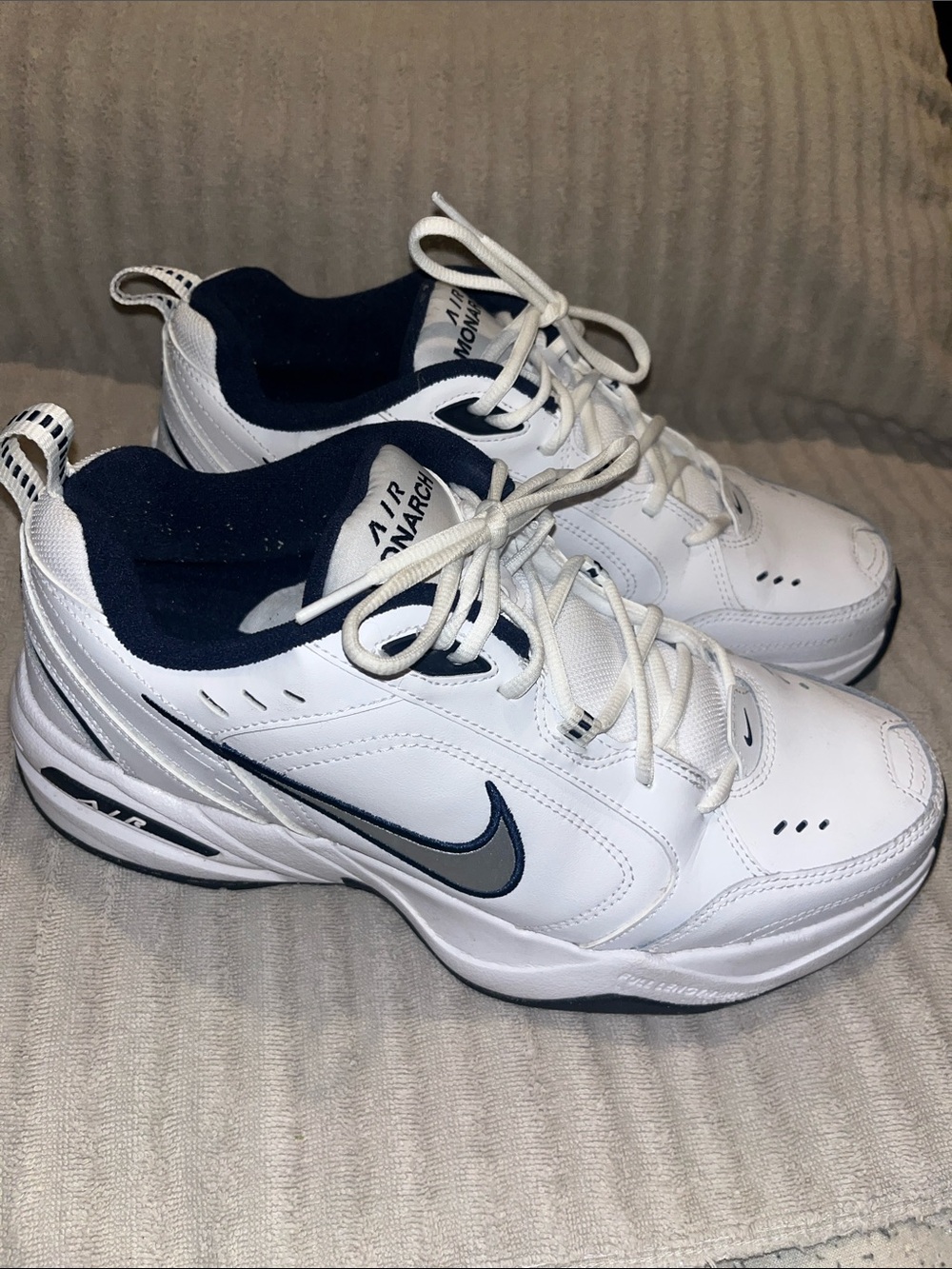 Nike Men’s White and Navy Athletic Trainer